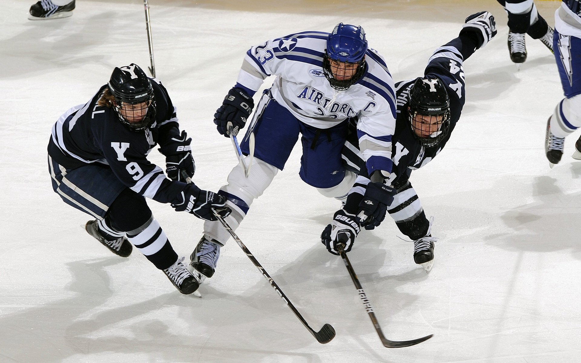 开云体育-五大联赛是否因数据透明化降低比赛战术不确定性，五大联赛形势